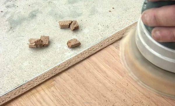 Dokončovacie a montážne materiály - korkové lišty